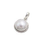 Original Pearl Silver Pendant Round
